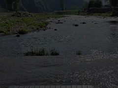 Trägliche, aus Kohlenstofflegierung bestehende, für 4 bis 6 Personen aufklappbare Tisch- und Stuhl- und Picknick- und Grillstücke, Eierrollen